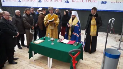 Laying the symbolic capsule with the message to descendants