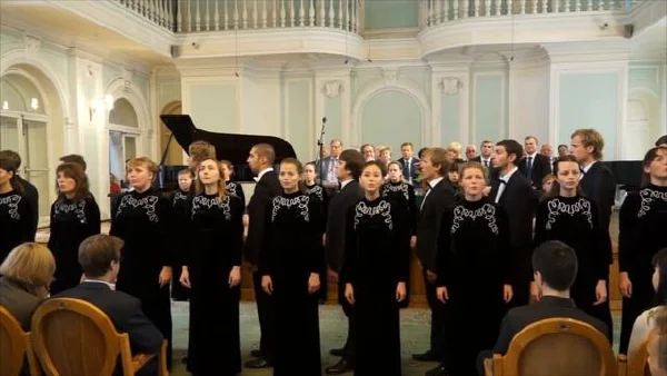 Chamber Choir sings for the first-year students