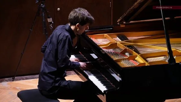 Sergei Rachmaninoff. <i>Moment musical</i> in B minor, op. 16 no. 3
