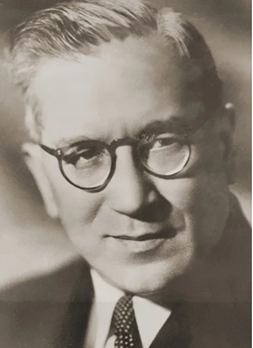 Гинзбург Лев