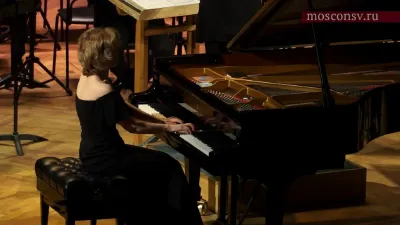 Frédéric Chopin. Concerto No. 1 in E minor for piano and orchestra, op. 11: 2<sup>nd</sup> mvt. Romance: Larghetto