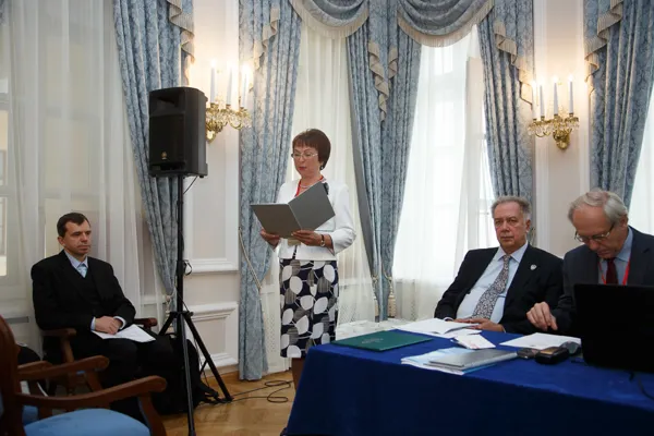 Приветствие участникам конференции. Выступает начальник архива Московской консерватории Раиса Николаевна Трушкова.