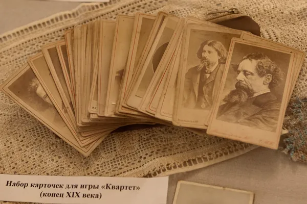 Выставка «Люди. События. Век. К 100-летию Музея музыкальной культуры. 100 лет вместе» в фойе партера Большого зала Московской консерватории.