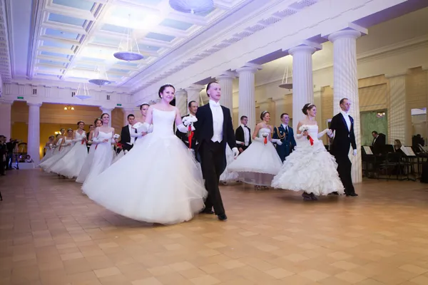 Выступление дебютантов X Венского бала в Москве.