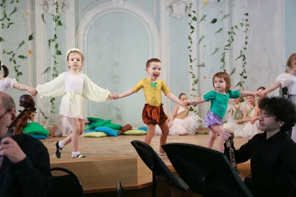 Абонемент № 42 «Музыкальный диснейленд»  Г. Пёрселл «Королева фей» (по комедии В. Шекспира «Сон в летнюю ночь»).