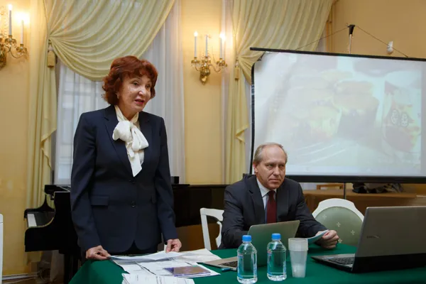 Конференцию ведет декан факультета культуры и музыкального искусства, заведующая кафедрой культурологии и методологии музыкального образования МГГУ им. М.А. Шолохова Людмила Александровна Рапацкая.