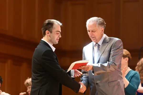 Торжественная церемония вручения дипломов выпускникам 2015 года.