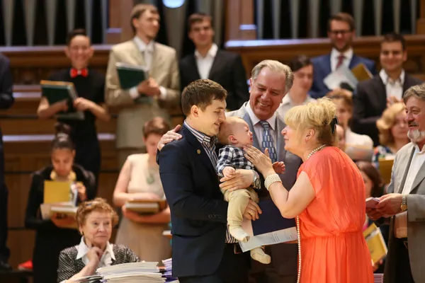 Торжественная церемония вручения дипломов выпускникам 2015 года.