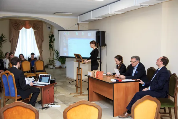 В фойе Малого зала Московской консерватории прошла научная конференция студентов IV курса «Современная хоровая музыка. История. Теория. Практика».