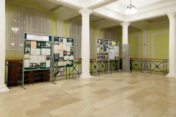 В фойе I учебного корпуса открылась выставка документов и фотографий Архива Московской консерватории к юбилею композитора, педагога, общественного деятеля Юрия Александровича Шапорина.