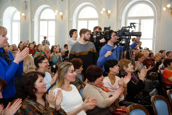 В Рахманиновском зале Московской консерватории состоялась творческая встреча с президентом ГМИИ имени А.С. Пушкина Ириной Антоновой в день её 96-летия.