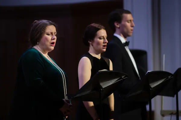 Яна Иванилова (сопрано), Светлана Злобина (меццо-сопрано), Александр Нестеренко (тенор)