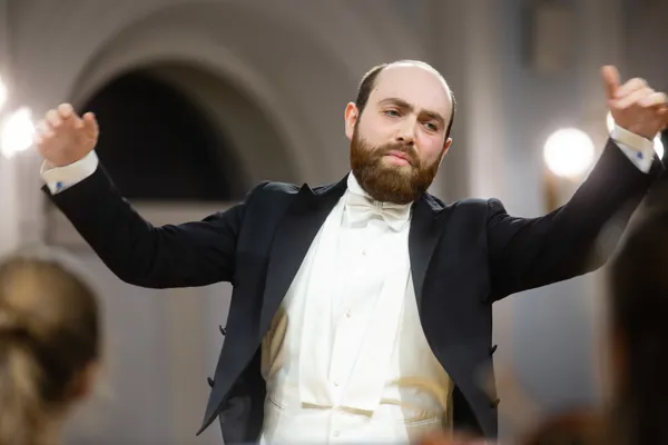Художественный руководитель и главный дирижёр «Leggiero orchestra» Джереми Уолкер