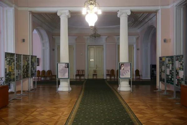 Выставка к 120-летию со дня рождения профессора Московской консерватории, пианистки Марии Вениаминовны Юдиной и выставка 100-летию со дня рождения профессора Московской консерватории, пианиста Виктора Карповича Мержанова в фойе Большого зала. Выставки подготовлены Архивом консерватории