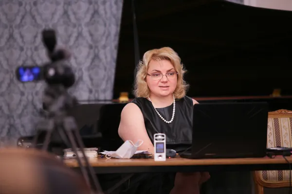 Наталья Станиславовна Телкова, преподаватель кафедры хорового дирижирования Московской консерватории, хормейстер Госхора имени А.В. Свешникова. Тема выступления: Хоровая додекафония после А. Веберна 
