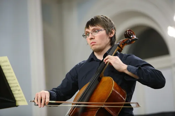 Арсений Безносиков (виолончель)