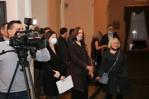 Торжественное открытие в фойе партера Большого зала выставки преподавателей кафедры академической живописи МГХПА им. С.Г. Строганова