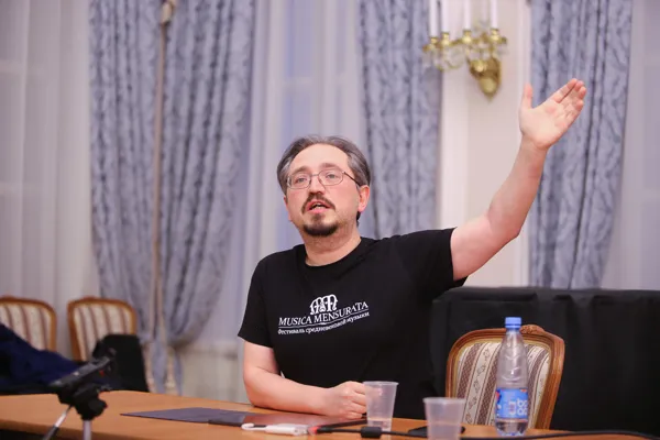 Встреча в конференц-зале с одним из ведущих российских музыкантов, специализирующихся на исполнении средневековой музыки