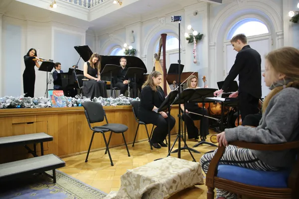 Инструментальный ансамбль, дирижёр — Степан Виниченко