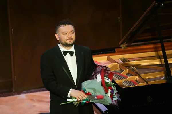 Юрий Фаворин (фортепиано)