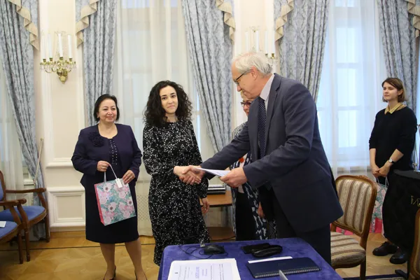 Семинар по итогам конкурса курсовых работ музыковедов. Диплом лауреата II премии получает Аглая Наумова