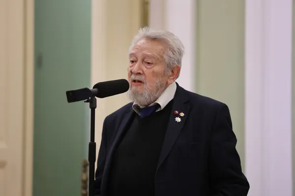 Академик, вице-президент Российской Академии Художеств, заслуженный деятель искусств России, почётный профессор Московской консерватории Андрей Андреевич Золотов