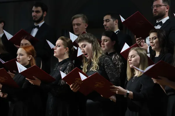 Молодежный хор Научно-творческого центра церковной музыки Московской консерватории исполняет песнопения из Литургии В.Д. Поленова