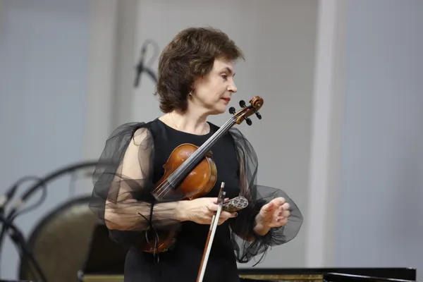 Екатерина Фомицкая (скрипка)