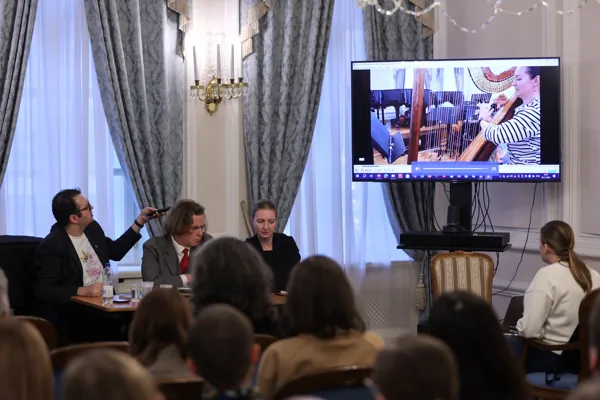 Презентация книги «Владимир Горлинский. За светом. Путешествие по ансамблю». Конференц-зал
