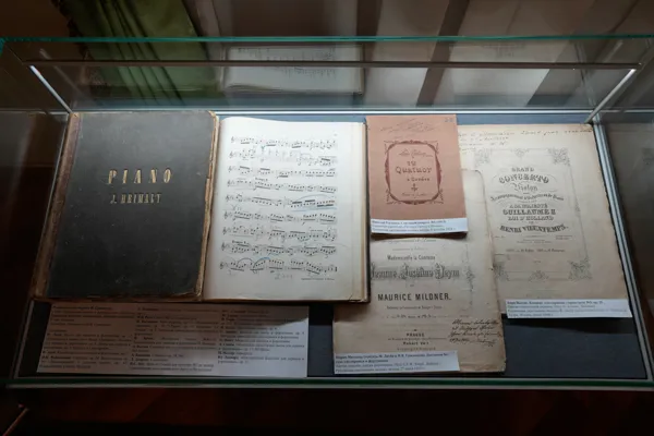 Открытие выставки, посвящённой 180-летию скрипача и педагога Ивана Войцеховича Гржимали в фойе партера Малого зала. Выставка подготовлена Архивом консерватории