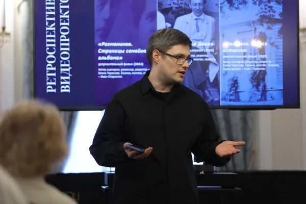Съемка, монтаж, графика фильмов ретроспективы – Иван Старостин