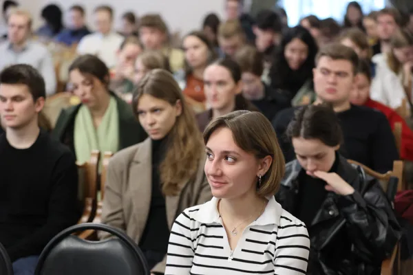 Творческая встреча с директором Московского государственного академического камерного хора Евгением Васильевичем Стодушным. Зал им. Н. Я. Мясковского