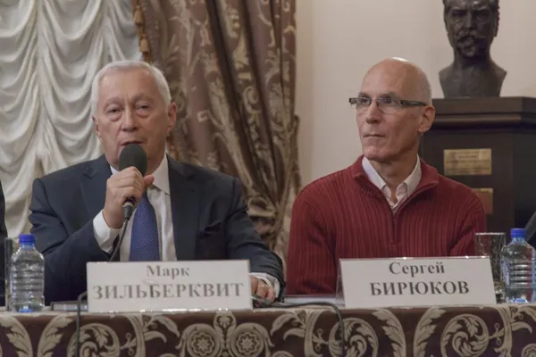Журналист Сергей Бирюков и генеральный директор издательства «Музыка» и «Юргенсон», президент Международного благотворительного фонда П.И. Чайковского, Марк Зильберквит