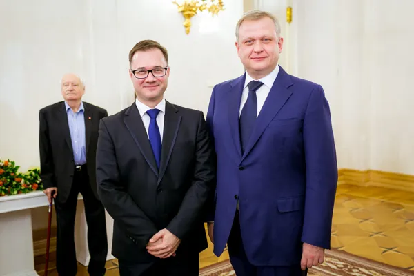 Старший преподаватель кафедры хорового дирижирования А.&nbsp;В.&nbsp;Антипин и Министр культуры г.&nbsp;Москвы, руководитель Департамента культуры г.&nbsp;Москвы С.&nbsp;А.&nbsp;Капков