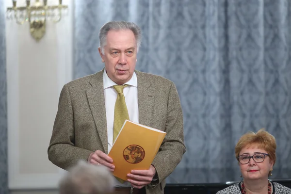 <i>Paths of the Opera Development in Russia</i>