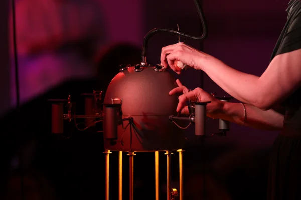 Performance at “The Extract of Sound” Exhibition
