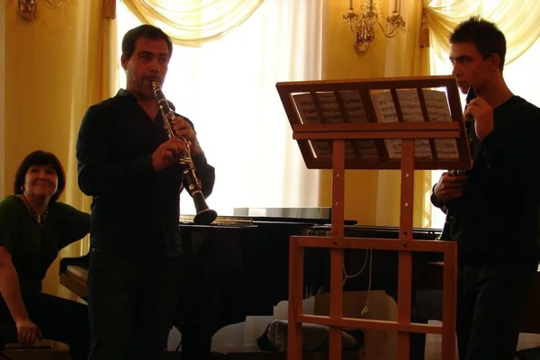A workshop taught by Alessandro Carbonare